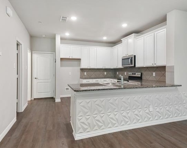 1274 Alamo Drive - Photo Thumbnail 5