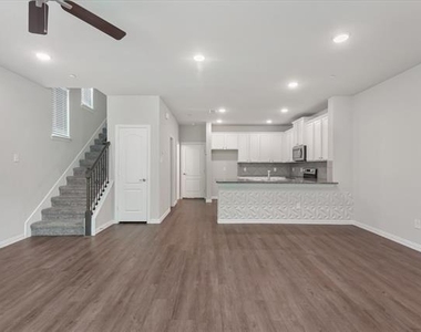 1274 Alamo Drive - Photo Thumbnail 2