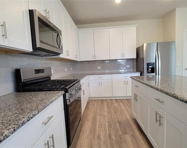 807 Goldenrod Lane - Photo Thumbnail 11