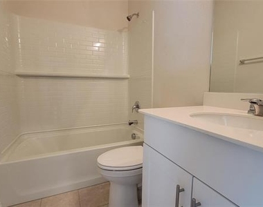 807 Goldenrod Lane - Photo Thumbnail 14