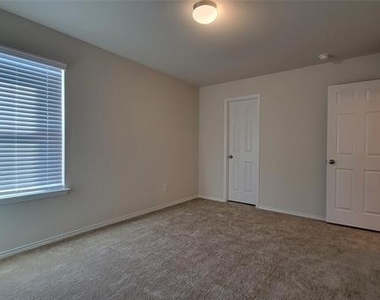 807 Goldenrod Lane - Photo Thumbnail 23