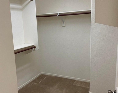 4414 E Peach Tree Drive - Photo Thumbnail 12