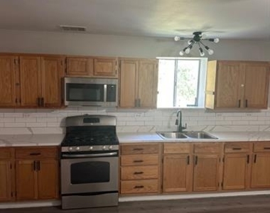 8280 State Highway 78 N - Photo Thumbnail 3