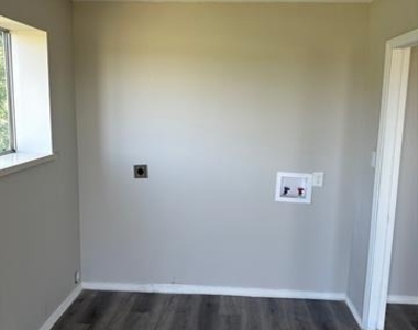 8280 State Highway 78 N - Photo Thumbnail 16