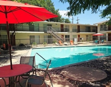 4616 W Lovers Lane - Photo Thumbnail 16