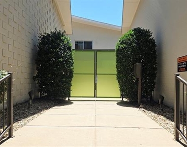 4616 W Lovers Lane - Photo Thumbnail 19