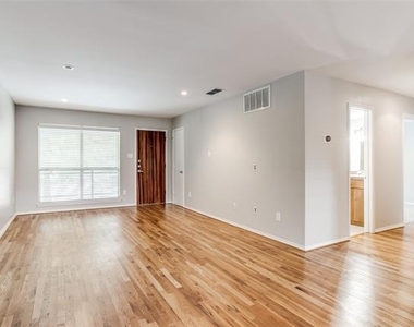 4616 W Lovers Lane - Photo Thumbnail 2