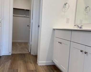 1129 Flameleaf Drive - Photo Thumbnail 5