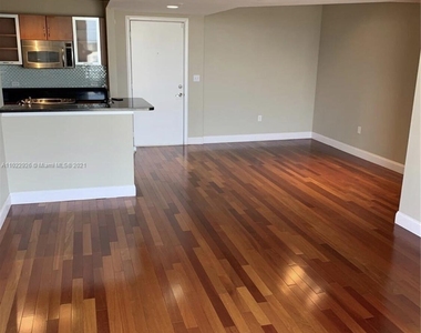 18800 Ne 29th Avenue - Photo Thumbnail 6