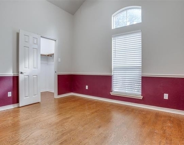 1627 Summerfield Drive - Photo Thumbnail 15