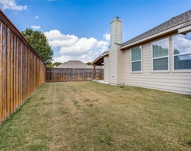 1627 Summerfield Drive - Photo Thumbnail 22
