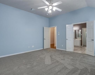 1627 Summerfield Drive - Photo Thumbnail 11
