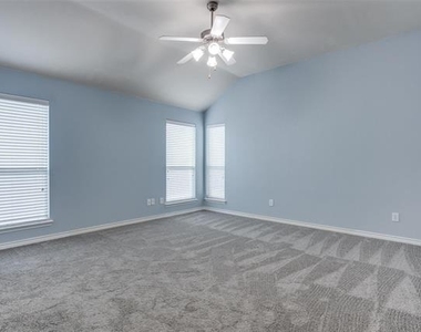 1627 Summerfield Drive - Photo Thumbnail 10