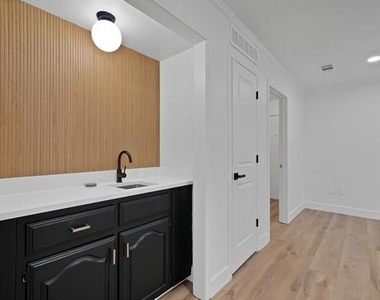 4021 San Mateo Drive - Photo Thumbnail 16