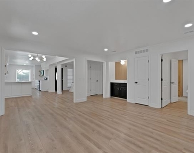 4021 San Mateo Drive - Photo Thumbnail 13