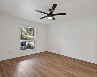 4021 San Mateo Drive - Photo Thumbnail 18
