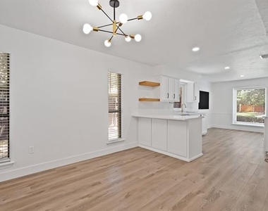 4021 San Mateo Drive - Photo Thumbnail 9