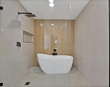 4021 San Mateo Drive - Photo Thumbnail 20