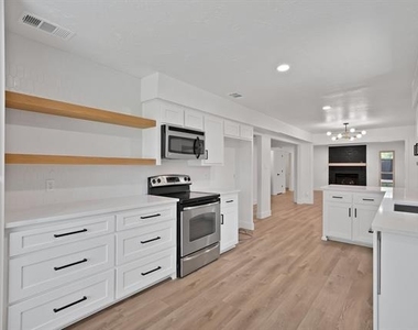 4021 San Mateo Drive - Photo Thumbnail 1