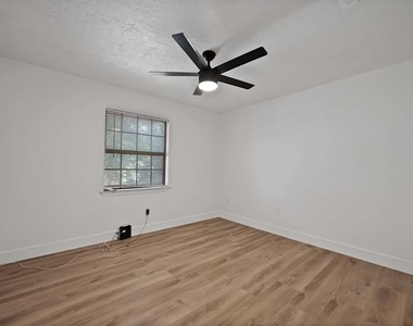 4021 San Mateo Drive - Photo Thumbnail 22
