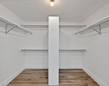 4021 San Mateo Drive - Photo Thumbnail 19