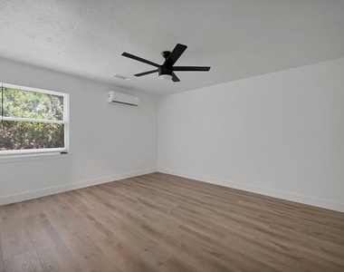 4021 San Mateo Drive - Photo Thumbnail 21