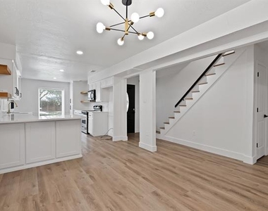 4021 San Mateo Drive - Photo Thumbnail 10