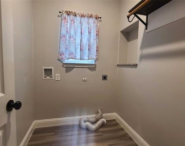 4409 1st Street - Photo Thumbnail 7
