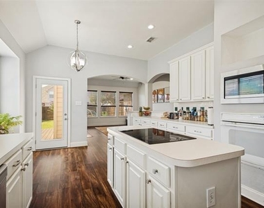 3737 Cottonwood Springs Drive - Photo Thumbnail 3