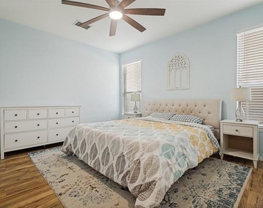 3737 Cottonwood Springs Drive - Photo Thumbnail 6