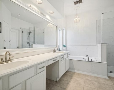 3737 Cottonwood Springs Drive - Photo Thumbnail 7