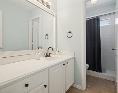 3737 Cottonwood Springs Drive - Photo Thumbnail 10