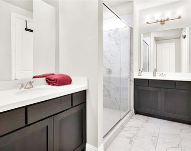 4704 Hammerstein Boulevard - Photo Thumbnail 13