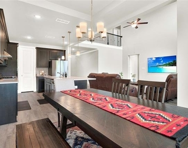 4704 Hammerstein Boulevard - Photo Thumbnail 5