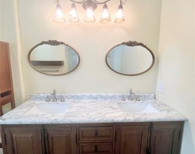 313 Santa Clara Street - Photo Thumbnail 12