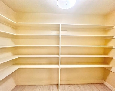 313 Santa Clara Street - Photo Thumbnail 29