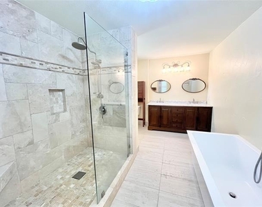 313 Santa Clara Street - Photo Thumbnail 14