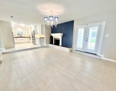 313 Santa Clara Street - Photo Thumbnail 4