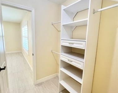 313 Santa Clara Street - Photo Thumbnail 17