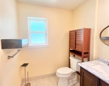 313 Santa Clara Street - Photo Thumbnail 13