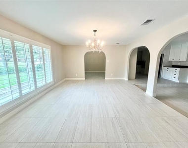 313 Santa Clara Street - Photo Thumbnail 2