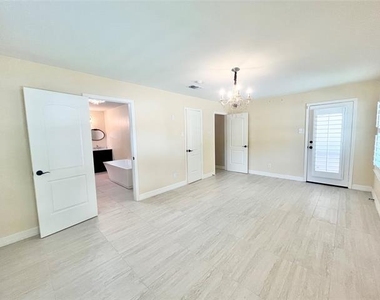 313 Santa Clara Street - Photo Thumbnail 11