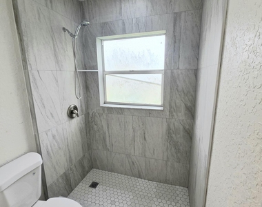 569 E Ridge Circle N - Photo Thumbnail 12