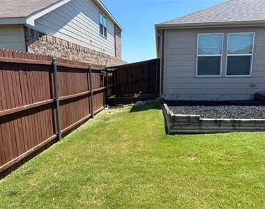 6024 Misty Breeze Drive - Photo Thumbnail 10