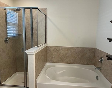 6024 Misty Breeze Drive - Photo Thumbnail 12