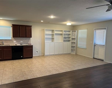 6024 Misty Breeze Drive - Photo Thumbnail 4