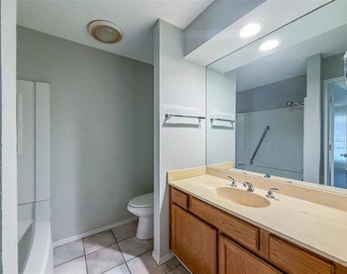 5128 Ledgestone Drive - Photo Thumbnail 20