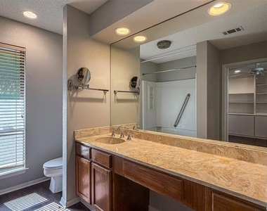 5128 Ledgestone Drive - Photo Thumbnail 19