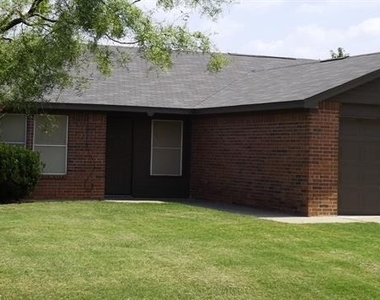 809 Shady Grove Drive - Photo Thumbnail 2