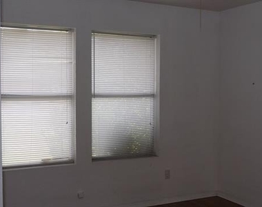 809 Shady Grove Drive - Photo Thumbnail 13